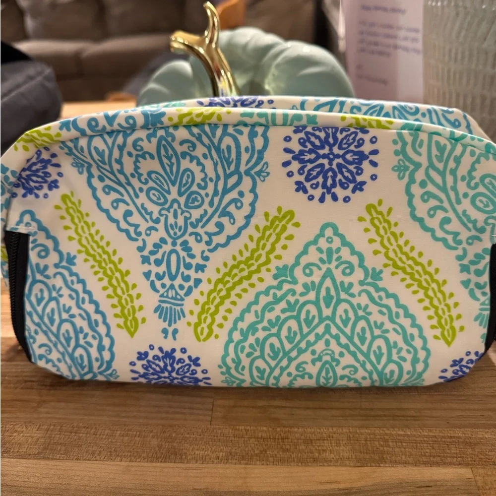 SCOUT 3 Way Toiletry Bag 🧖‍♀️🐚💄 - Picture 6 of 7
